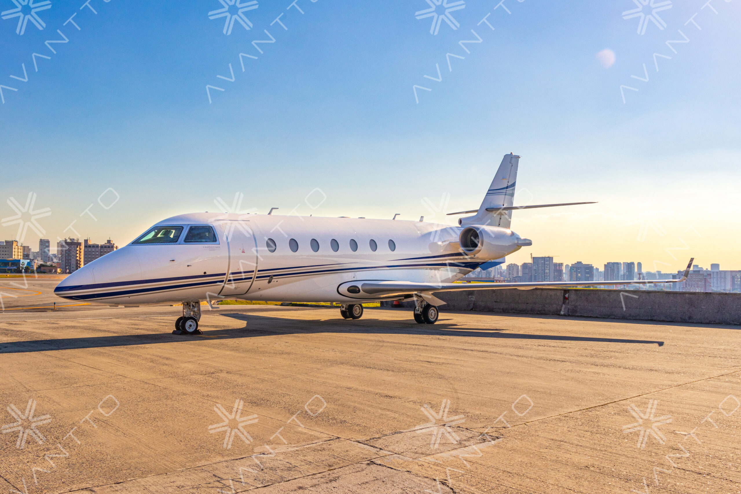 Gulfstream G200 fotografado para venda na Avantto