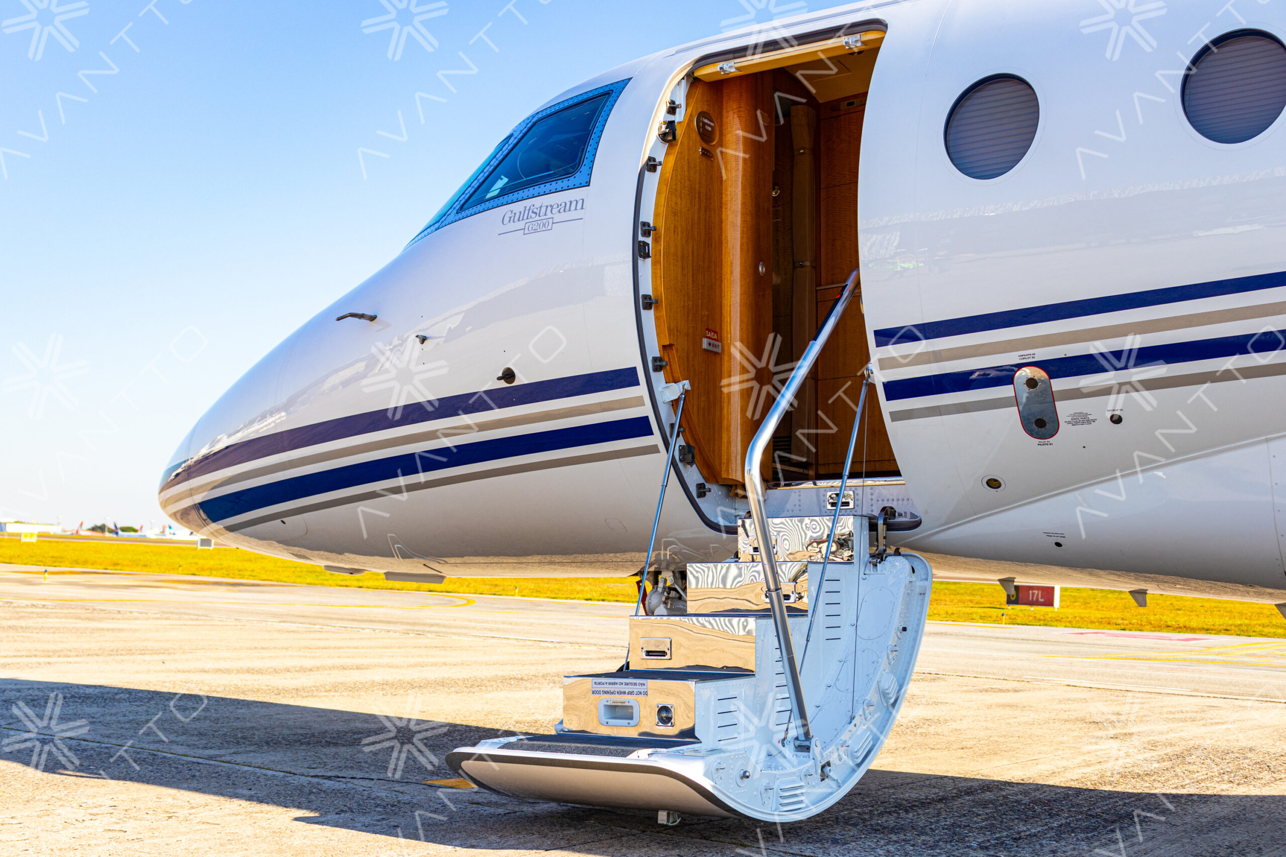 Gulfstream G200 fotografado para venda na Avantto