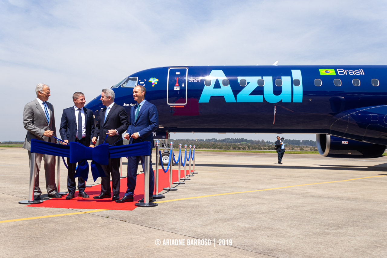 SÃO JOSÉ DOS CAMPOS, SP - 12/09/2019 - Entrega do primeiro Embraer ERJ195 E2 para a Azul. A cia aérea brasileira torna-se a primeira no mundo a receber a nova versão do jato comercial da Embraer. Foto: Ariadne Barroso